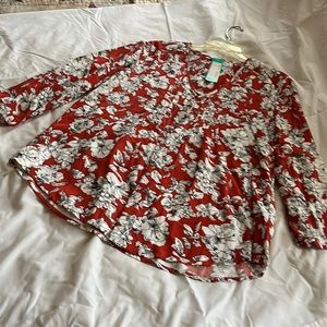 NWT,Stitch Fix Exclusive, pleated top, 100% Rayon material. Burnt orange print